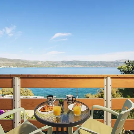Bua - Beautiful Seafront Appartement *