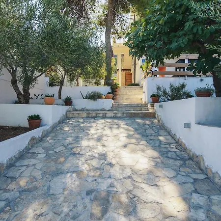 Bua - Beautiful Seafront Appartement Trogir
