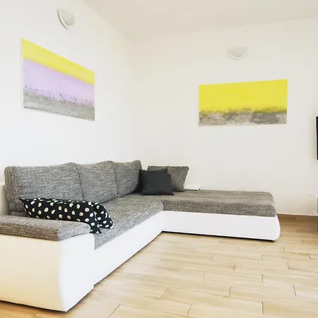 Bua - Beautiful Seafront Τρογκίρ