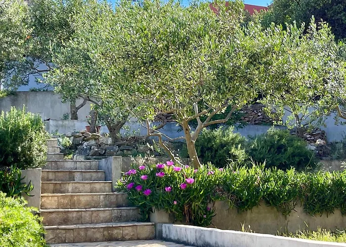 Bua - Beautiful Seafront Appartement Trogir